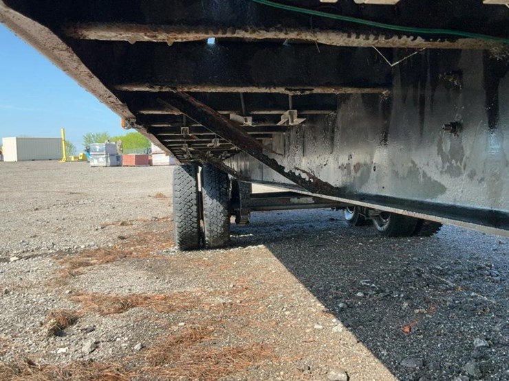 #2207-•-flatbed-equipment-trailer-image-33