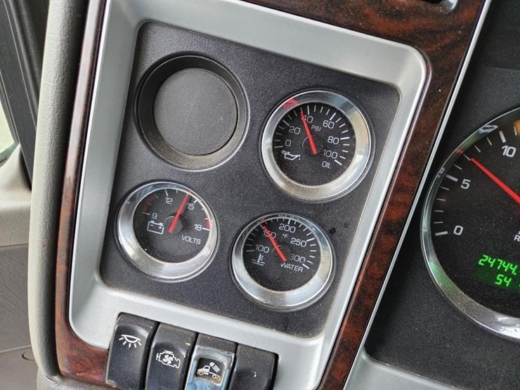 2015-kenworth-t800-image-23