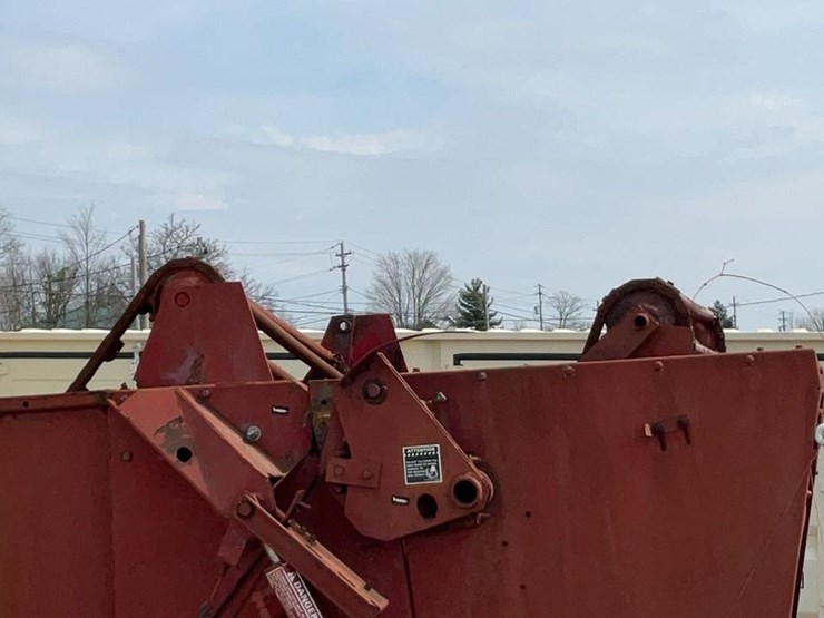 new-holland-847-image-24