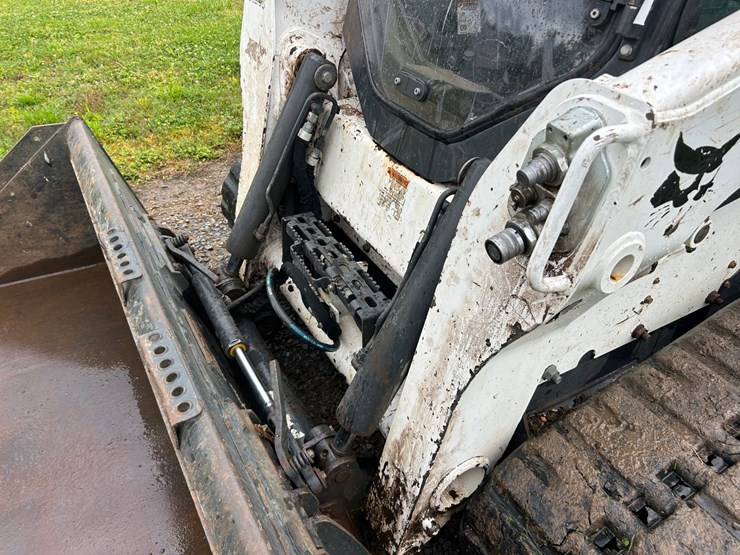 2022-bobcat-t770-image-10