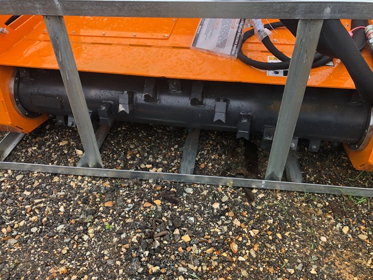 #11-•-skid-steer-60”-drum-mulcher-image-3