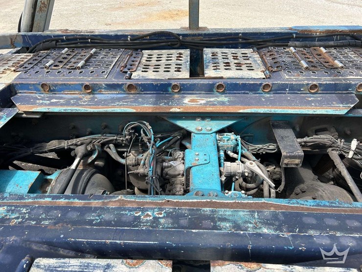 2001-freightliner-fl112-image-26