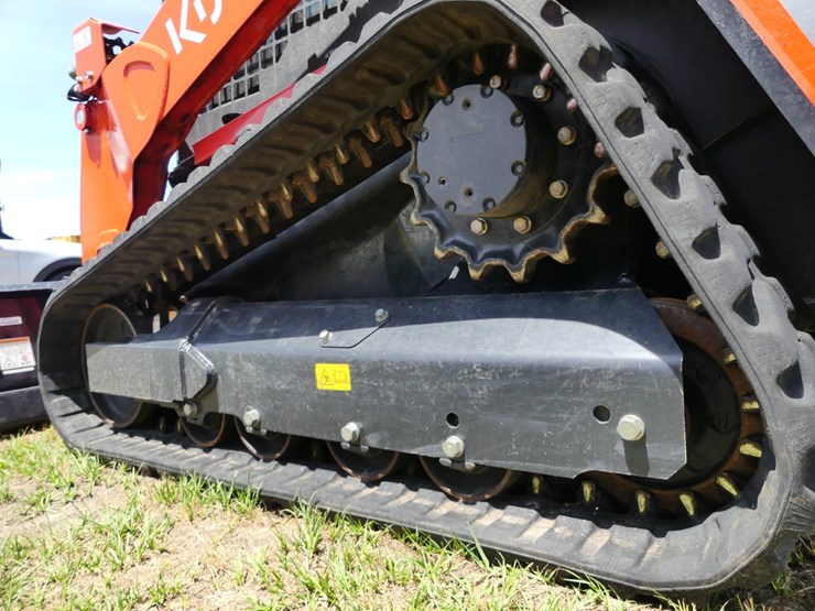 2025-kubota-svl75-3-image-5
