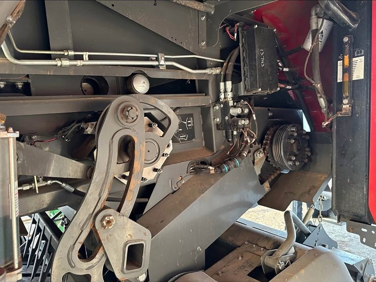 2021-massey-ferguson-2270-image-19