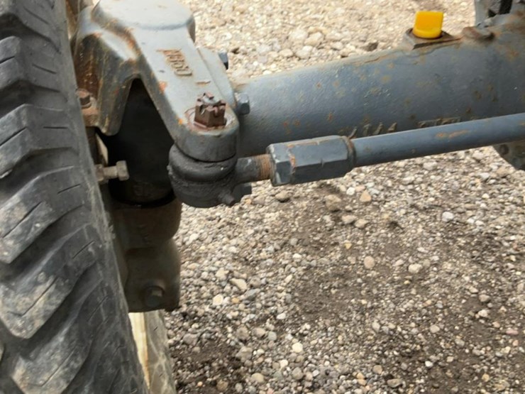 #2400-•-new-holland-tc25s-diesel-tractor-image-12