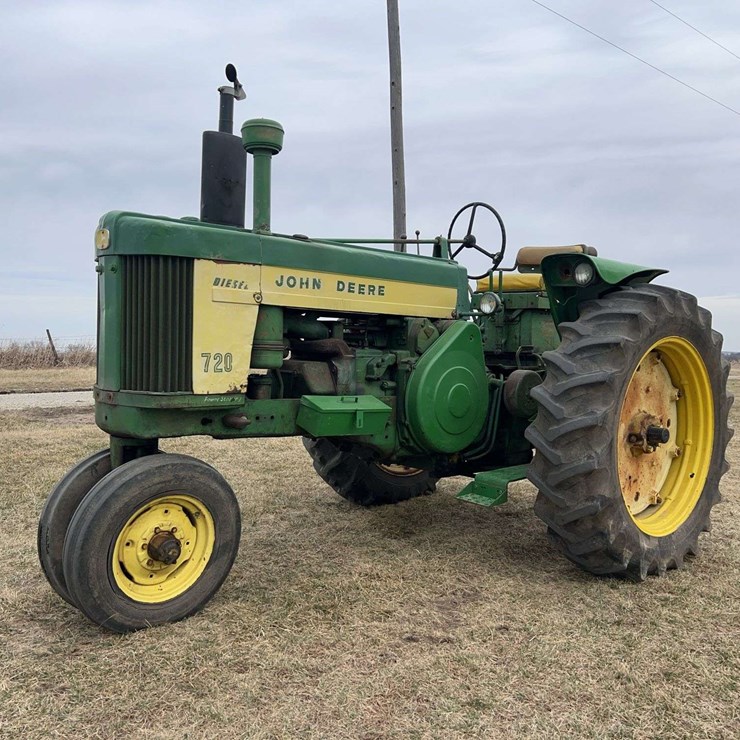JOHN DEERE 720