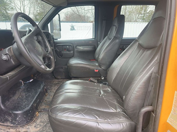 2009-gmc-topkick-c4500-image-19
