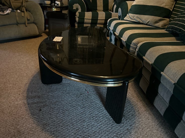 #89-•-coffee-table-and-end-table-image-2