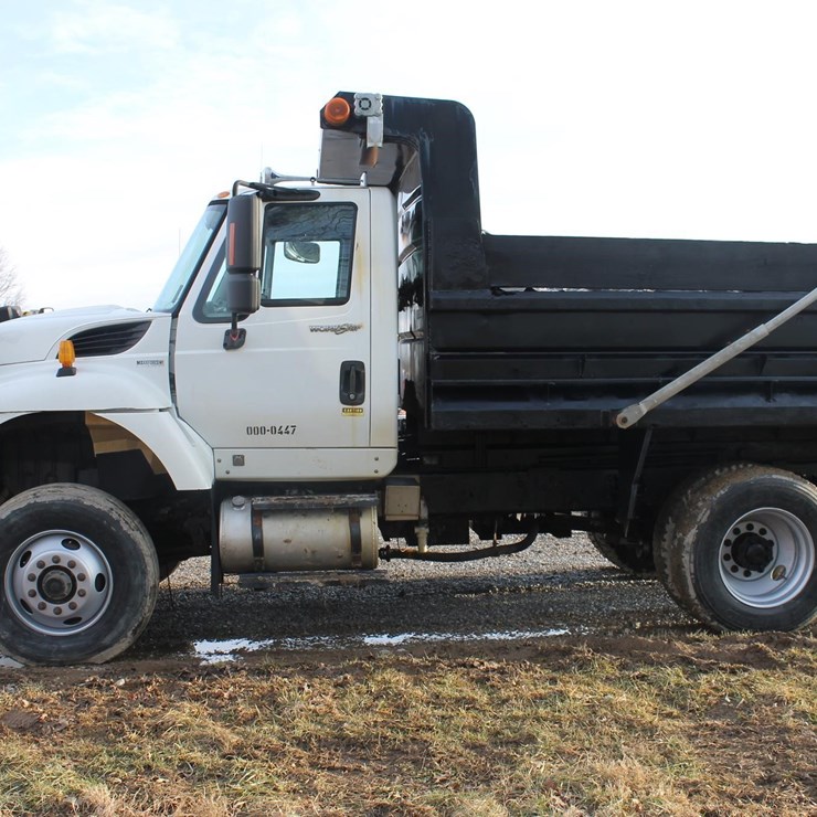 2011 INTERNATIONAL WORKSTAR 7400