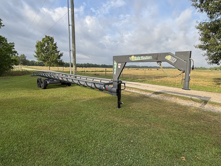 2026-west-valley-36-ft-gooseneck-hydraulic-dump-bale-wagon-image-3
