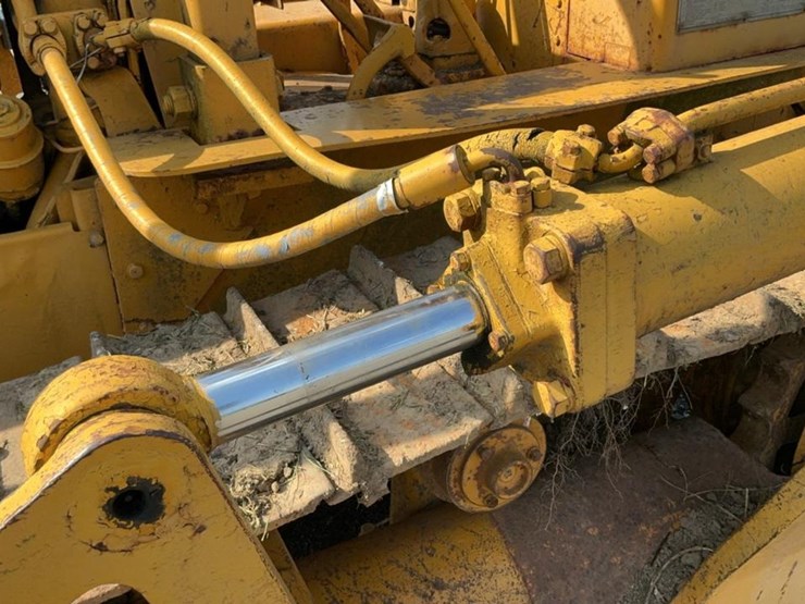 caterpillar-d4-image-19