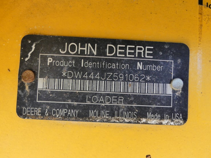 2004-deere-444j-image-16