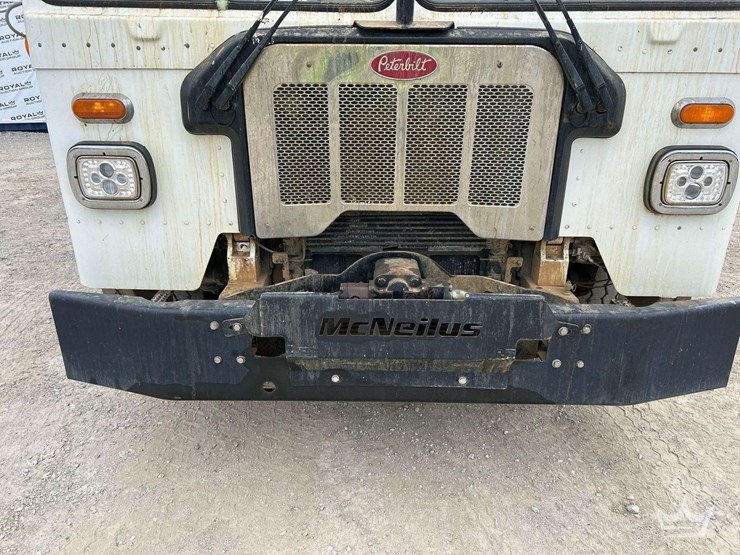 2019-peterbilt-520-image-33