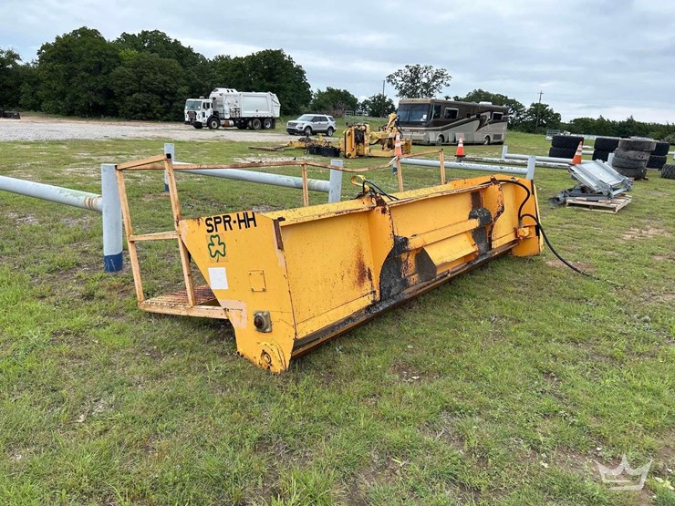 2003-rasco-9010-asphalt-chip-spreader-image-23