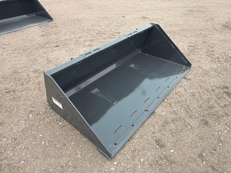unused-2025-wolverine-tdb-11-72w-skid-steer-track-duty-bucket-attachment-image-2