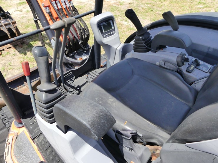 2019-kubota-kx057-4-image-13