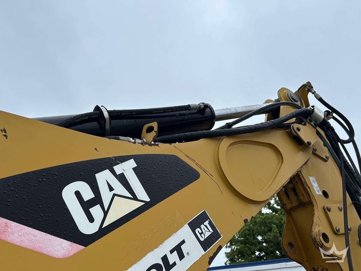 2013-caterpillar-420f-image-31