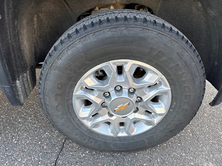 2022-chevrolet-3500-image-55