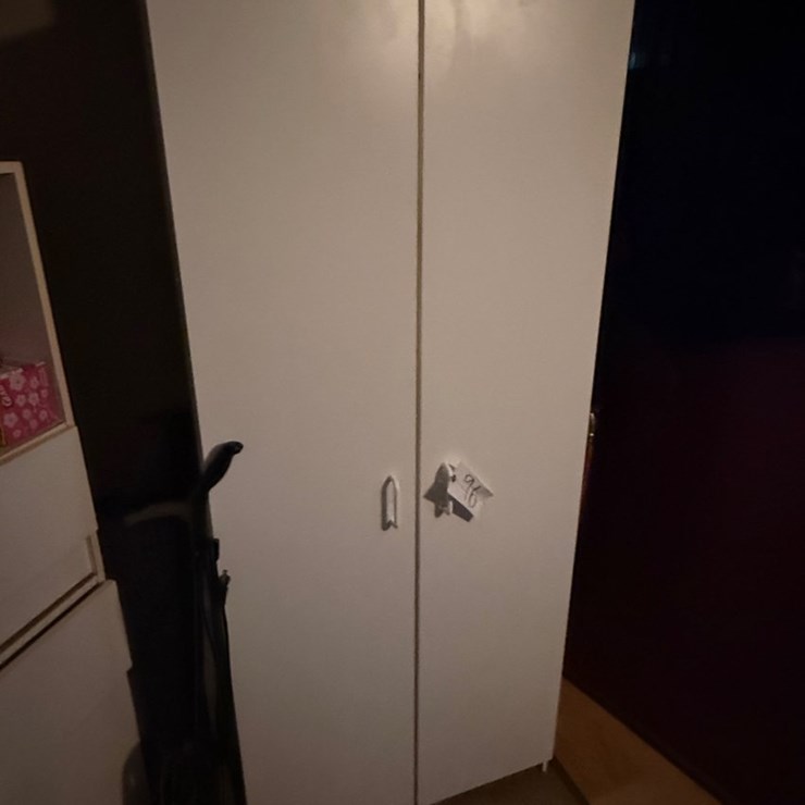 #96 • CABINET AND CONTENTS