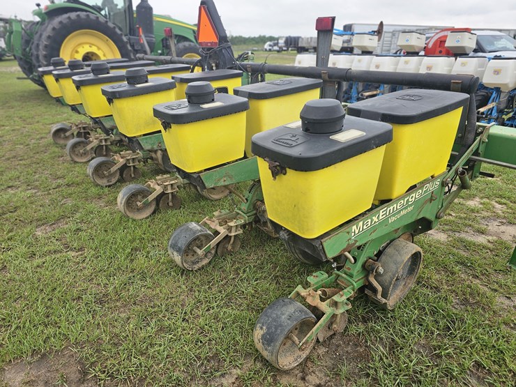 john-deere-1700-image-3
