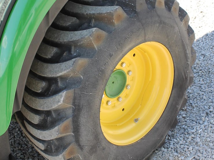 john-deere-3046r-image-11