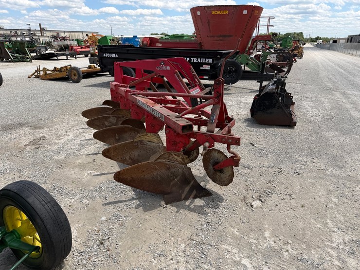 massey-ferguson-82-image-1