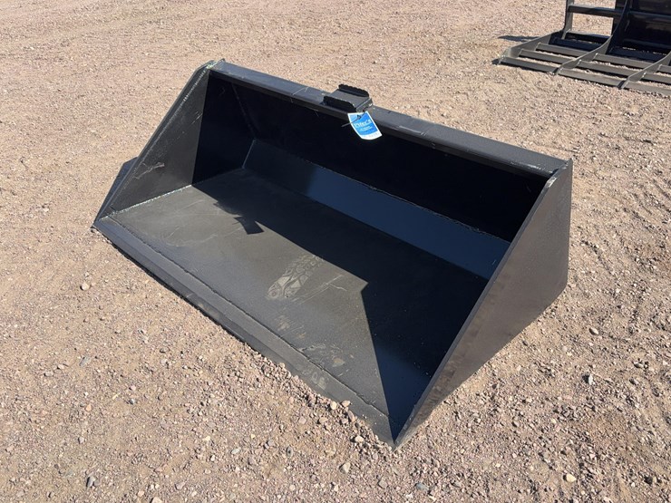 single-blade-bucket-image-1