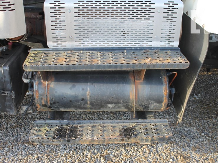 2011-international-workstar-7400-image-7