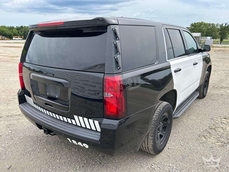 2018-chevrolet-tahoe-image-3