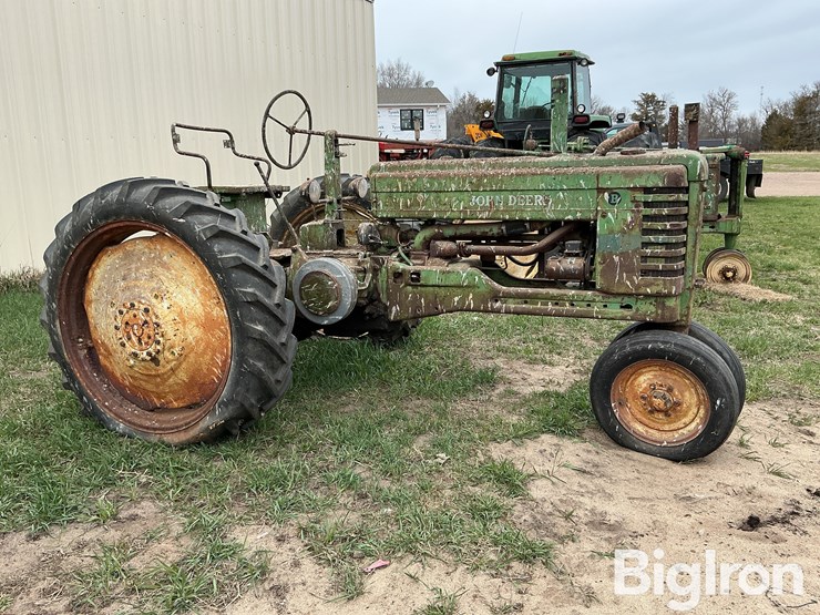 john-deere-b-image-4