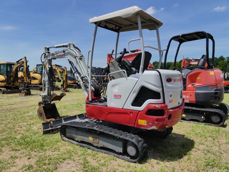 2020-takeuchi-tb225-image-4
