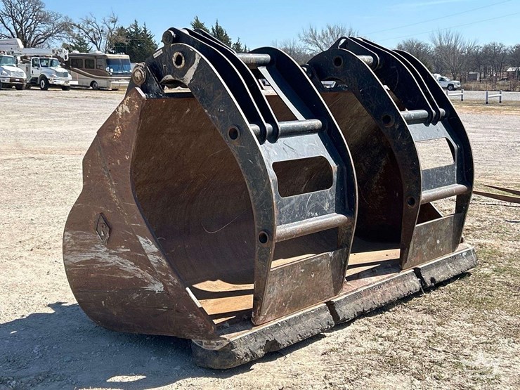 2018-pemberton-inc-4.5-yard-dual-cylinder-hydraulic-grapple-loader-bucket-image-4