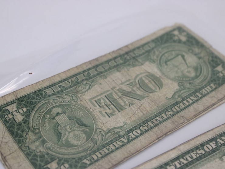 #36133-•-(22)-1957-and-qty-4,-1935-silver-certificates,-1-dollar-bills-image-9
