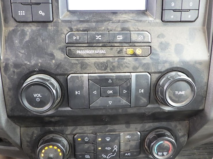 2022-ford-f550-image-46
