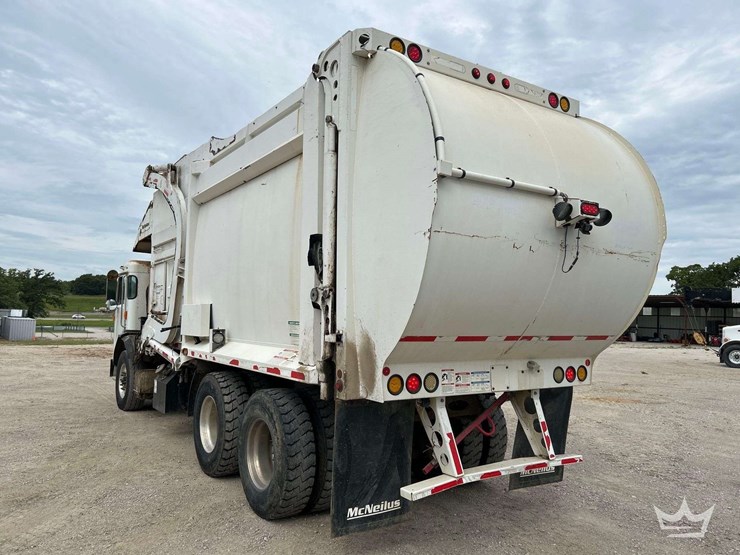 2019-peterbilt-520-image-2
