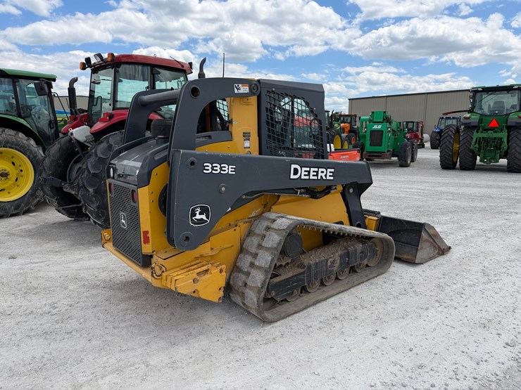 deere-333e-image-16