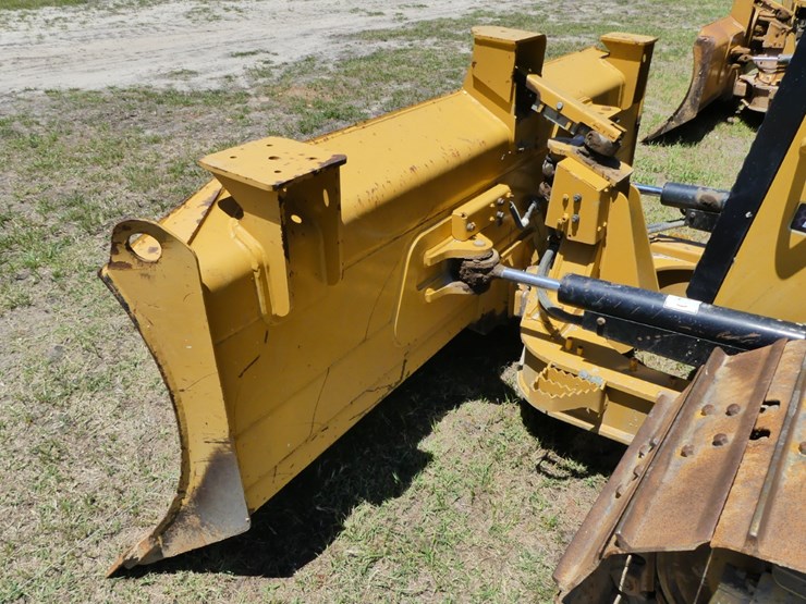 2020-caterpillar-d3-lgp-image-7