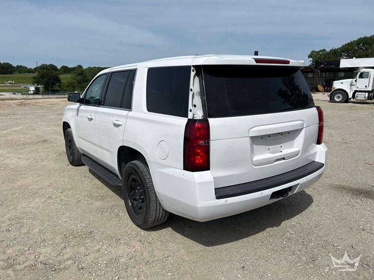 2020-chevrolet-tahoe-image-2
