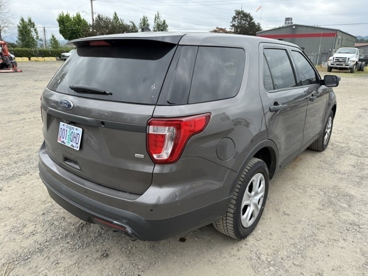 2017-ford-explorer-image-4