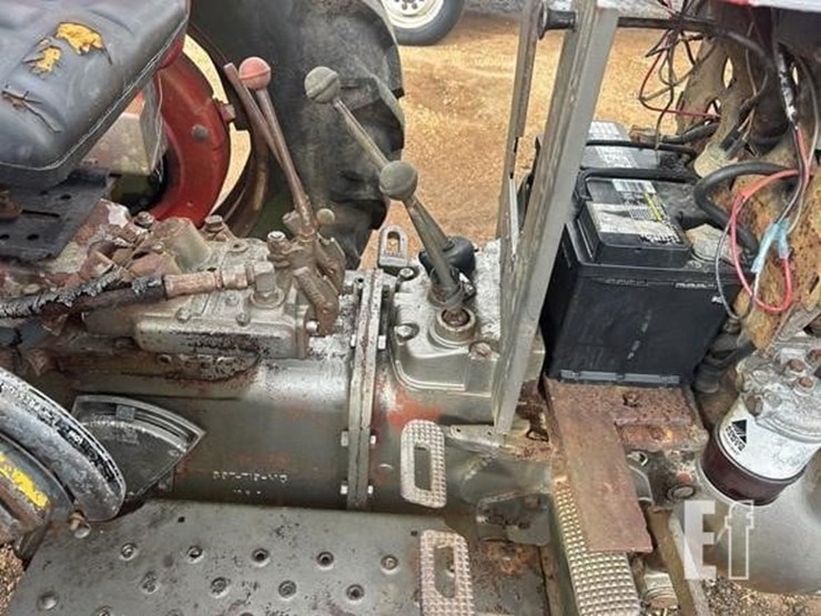 massey-ferguson-175-image-8