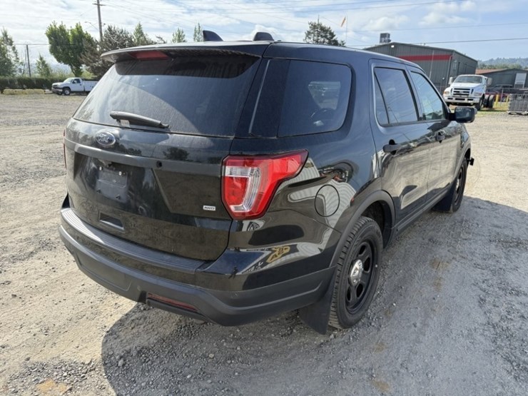 2018-ford-explorer-image-4