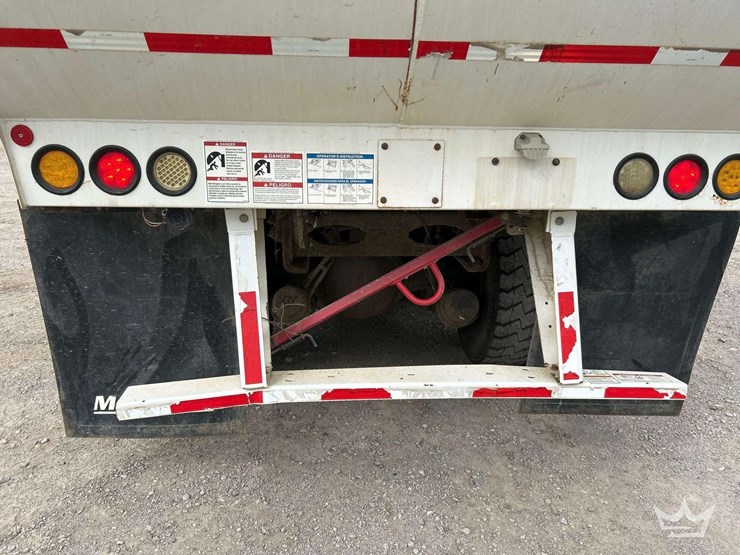 2019-peterbilt-520-image-27