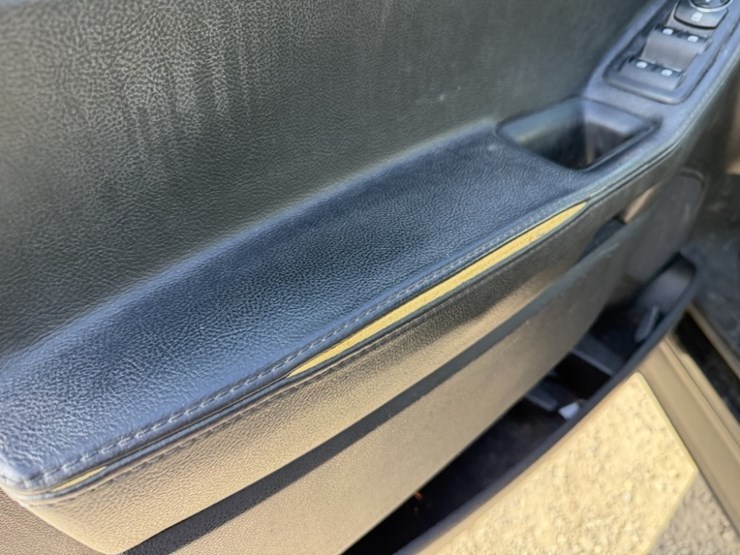 2018-ford-explorer-image-25