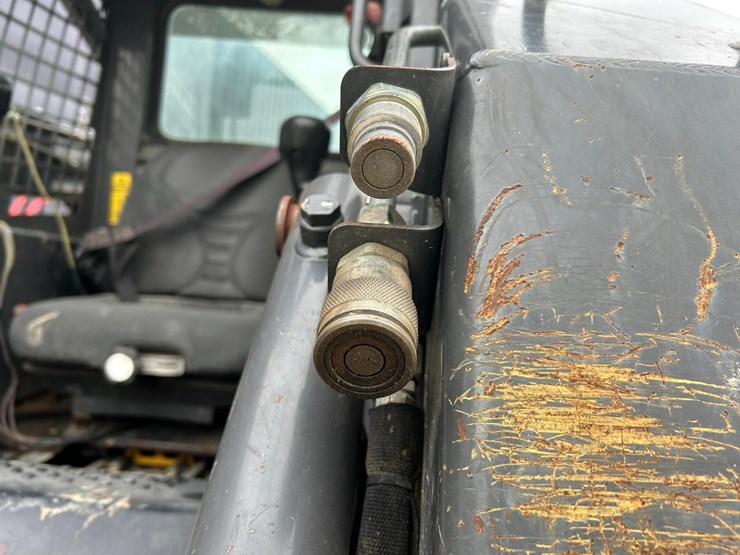 new-holland-ls160-image-11