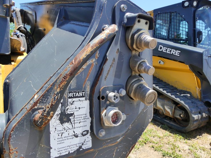 2019-deere-331g-image-11
