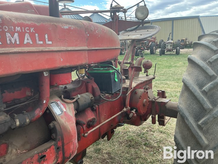 1952-farmall-super-m-2wd-tractor-image-15