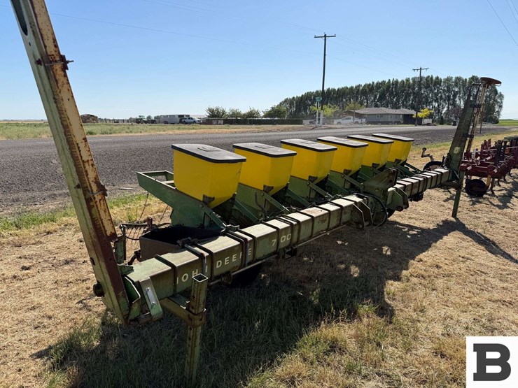 john-deere-7100-image-4