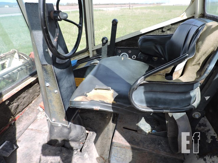hesston-6400-image-7