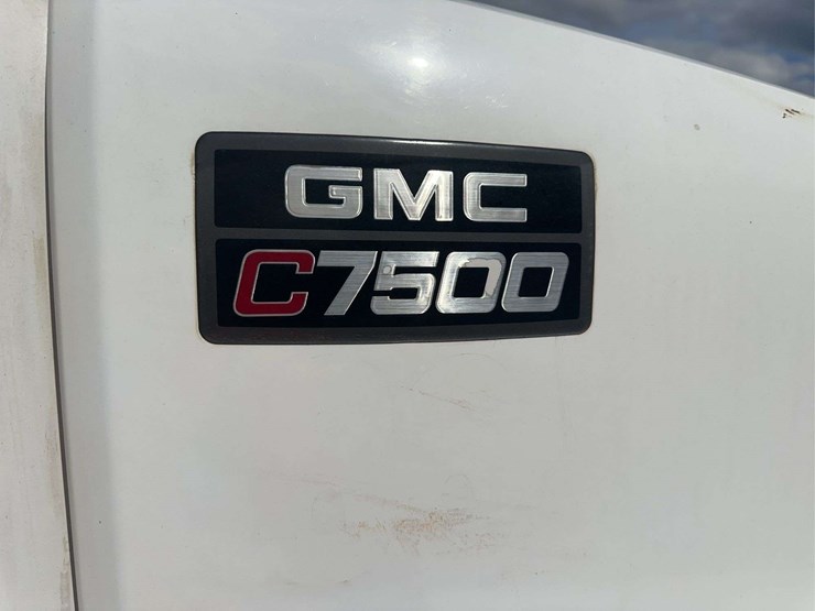 2007-gmc-topkick-c7500-image-13