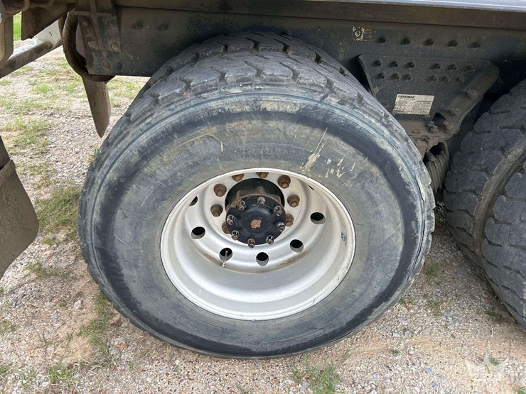 2019-peterbilt-520-image-31